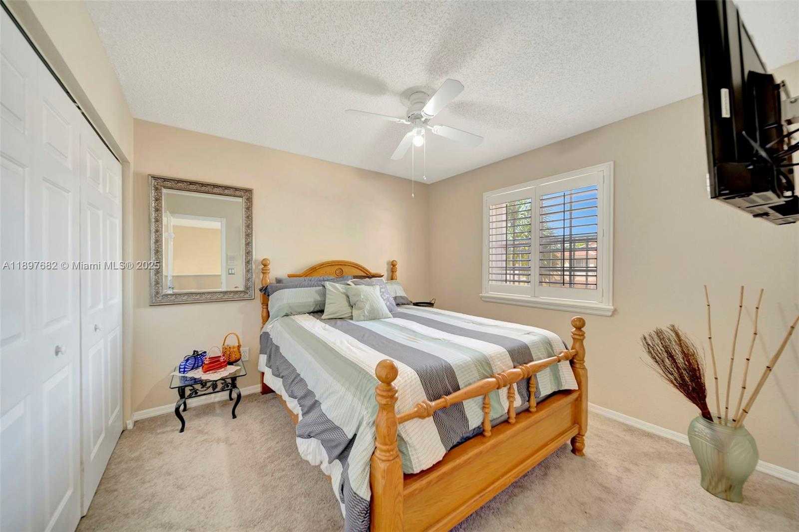 Small Image of 1653 SOUTH WEST 158TH TER, Pembroke Pines Number 36