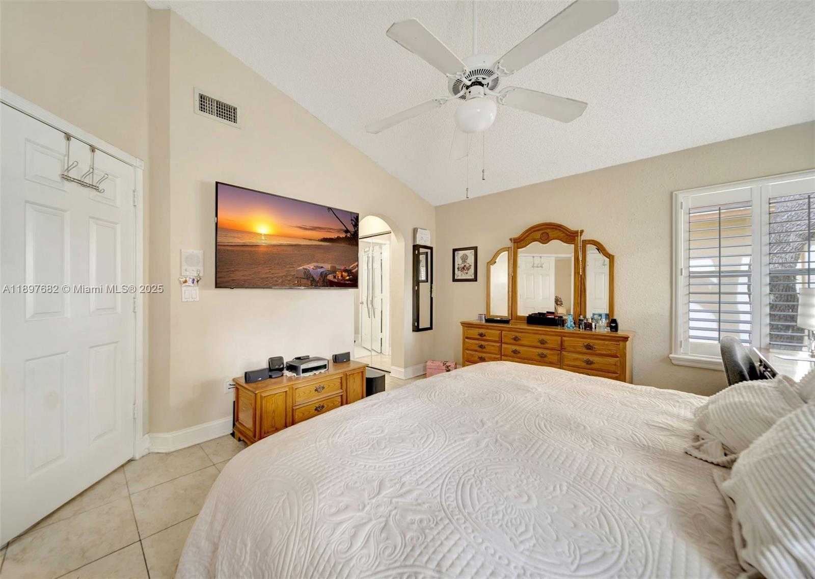 Small Image of 1653 SOUTH WEST 158TH TER, Pembroke Pines Number 42
