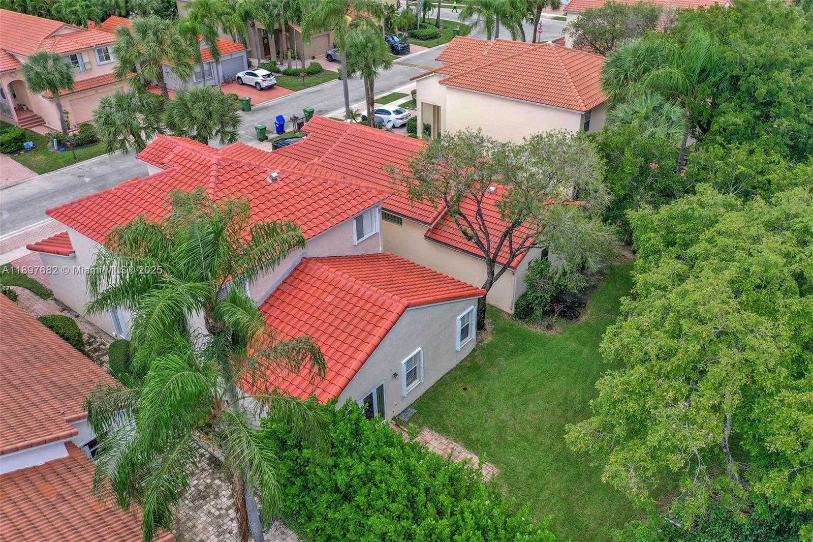 Small Image of 1653 SOUTH WEST 158TH TER, Pembroke Pines Number 54