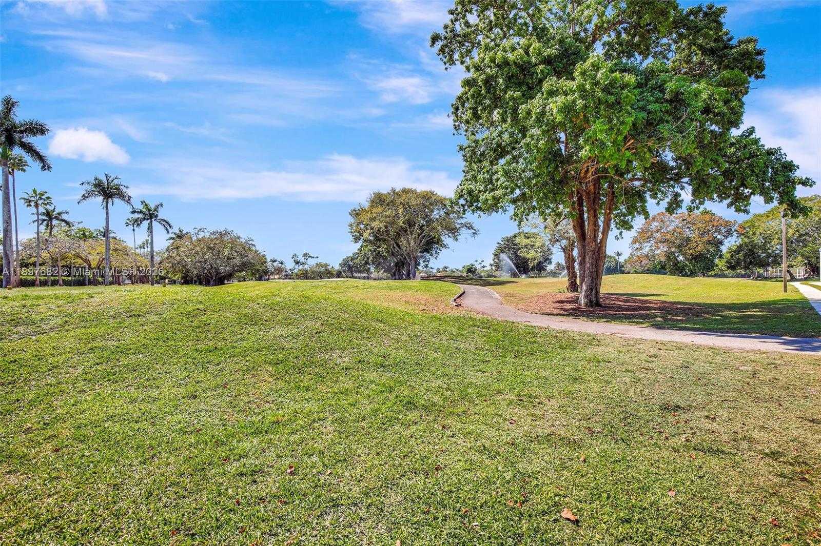 Small Image of 1653 SOUTH WEST 158TH TER, Pembroke Pines Number 64