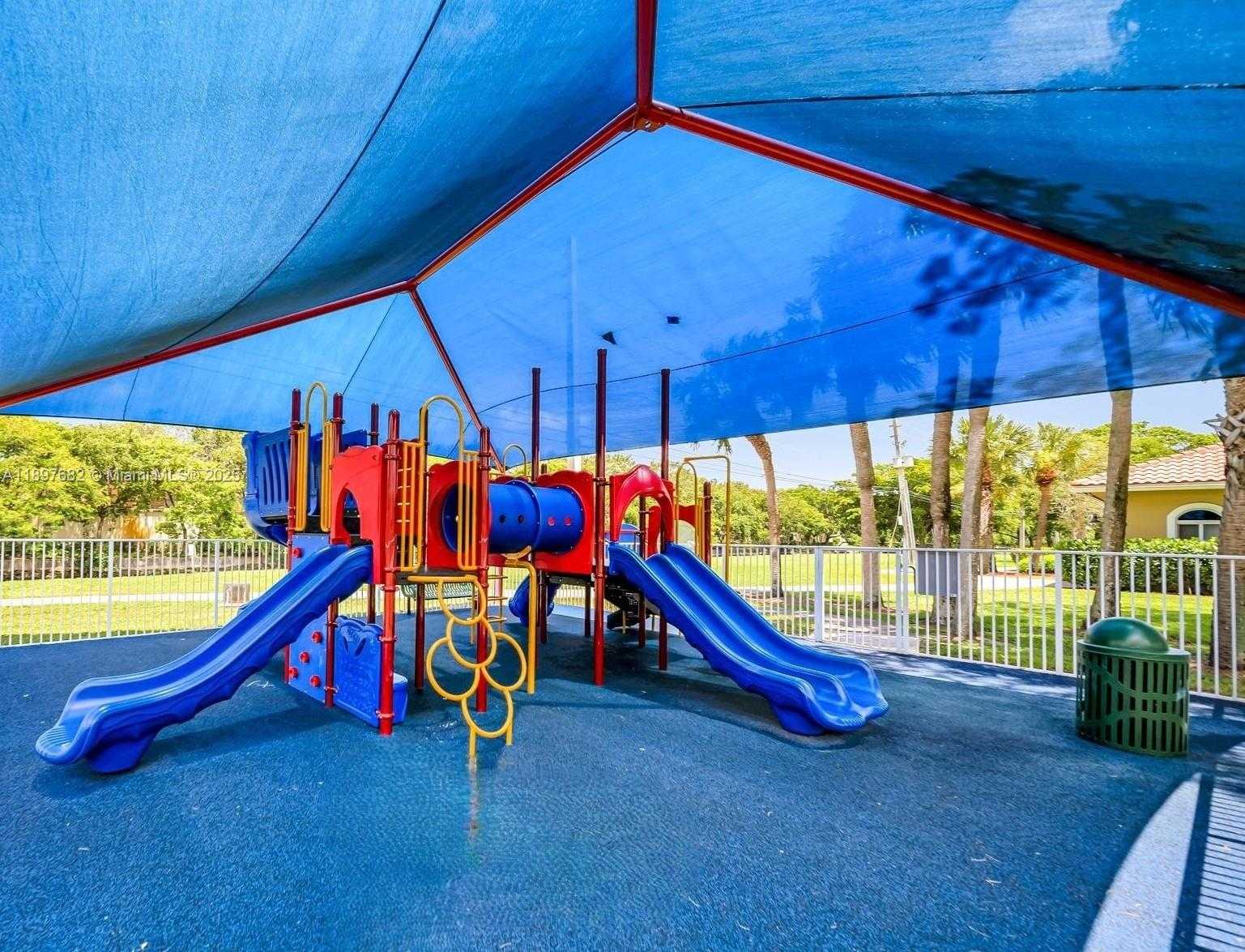Small Image of 1653 SOUTH WEST 158TH TER, Pembroke Pines Number 65