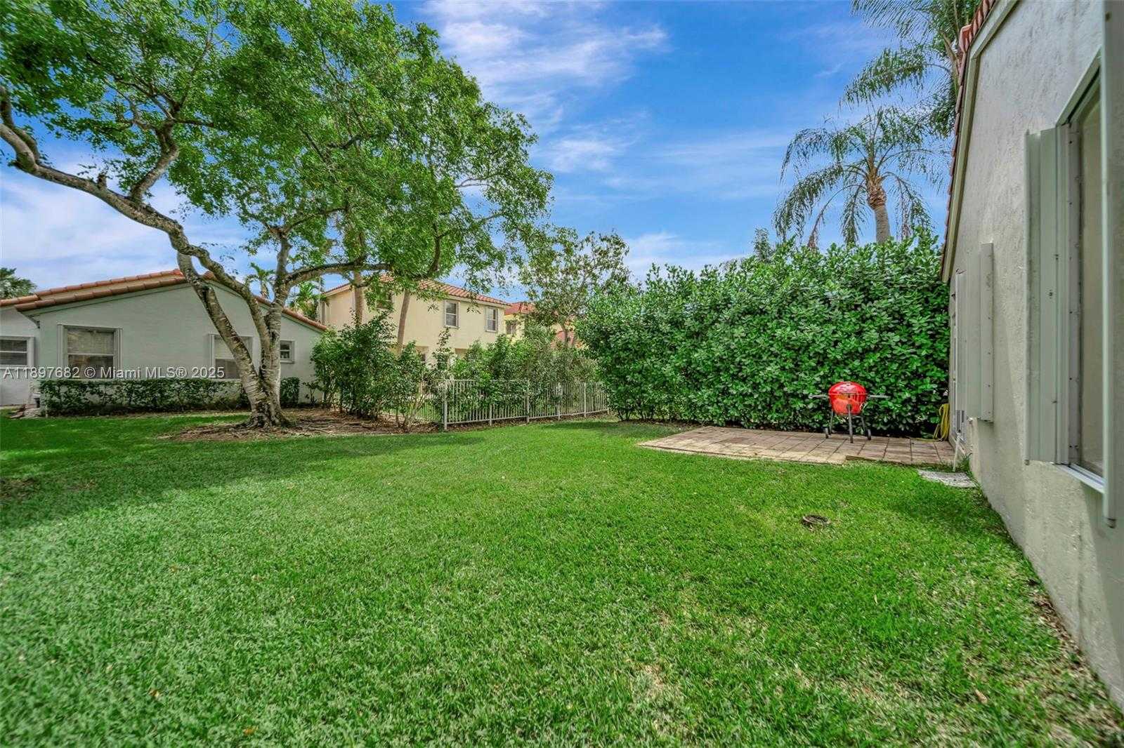 Small Image of 1653 SOUTH WEST 158TH TER, Pembroke Pines Number 7
