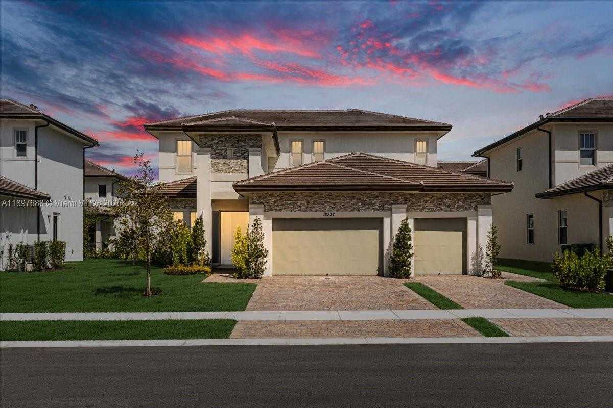 Small Image of 12237 SOUTH WEST 43RD CT, Davie Number 3