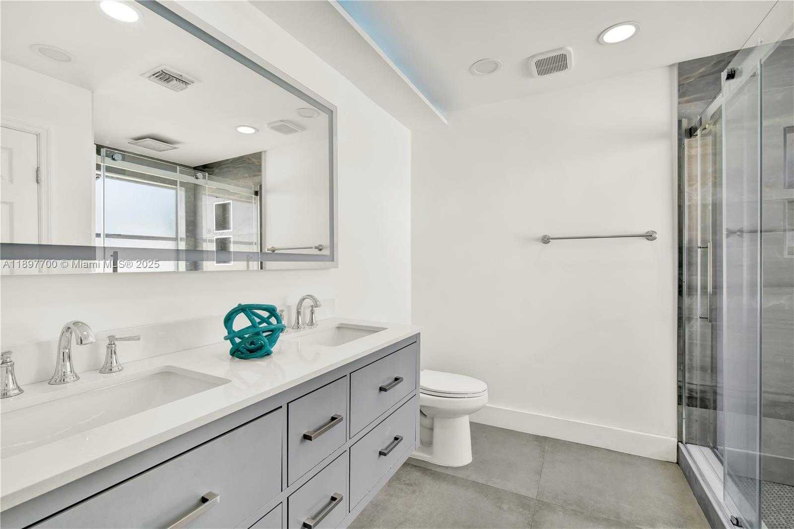 Small Image of 9602 NORTH WEST 8TH CIR, Plantation Number 26