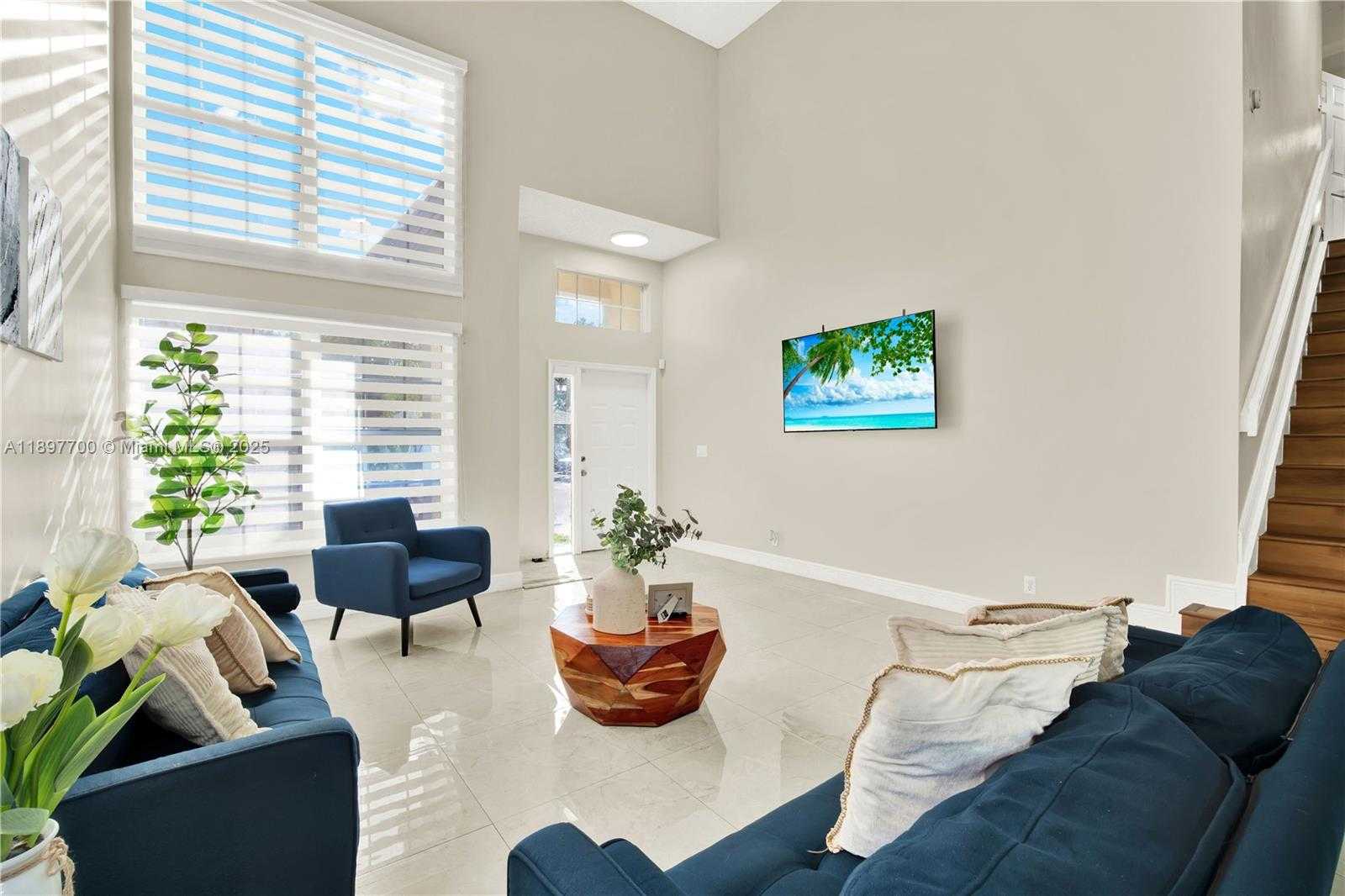 Small Image of 9602 NORTH WEST 8TH CIR, Plantation Number 3