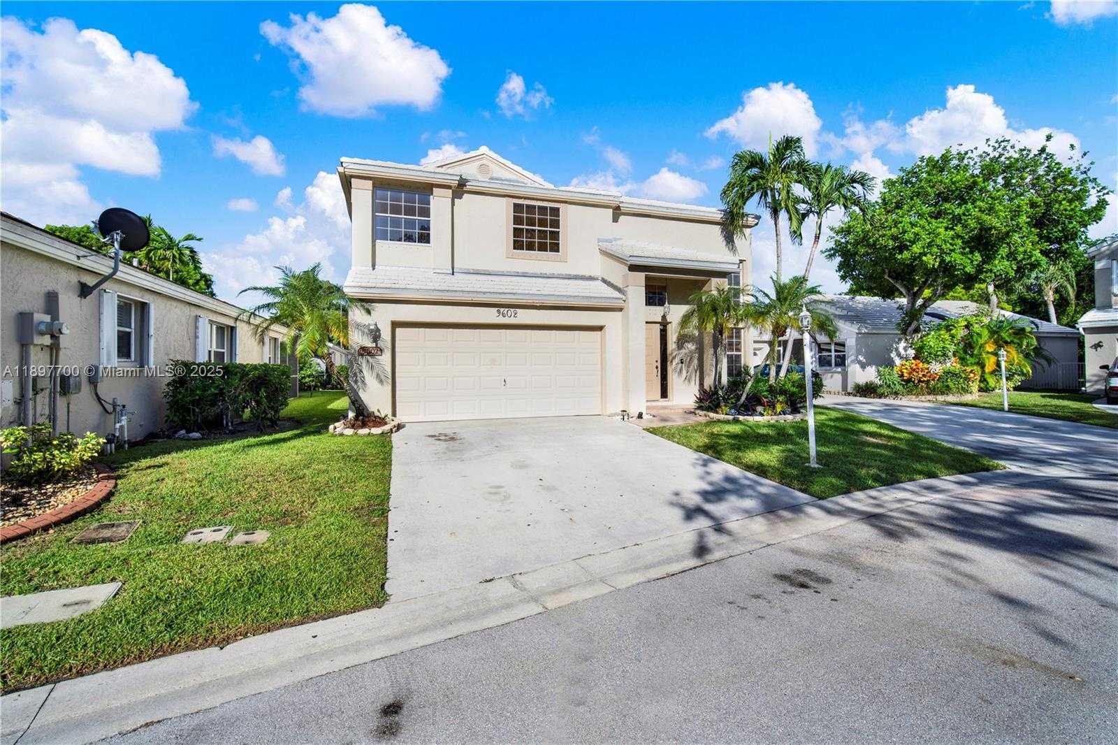 Small Image of 9602 NORTH WEST 8TH CIR, Plantation Number 33
