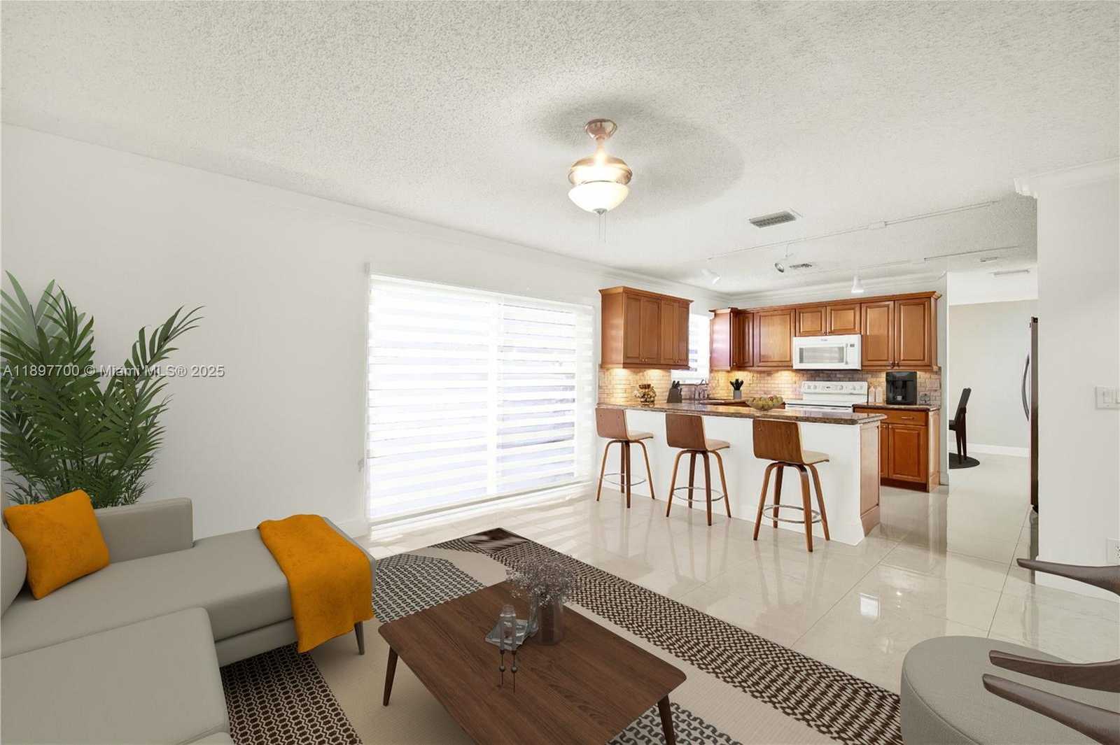 Small Image of 9602 NORTH WEST 8TH CIR, Plantation Number 4