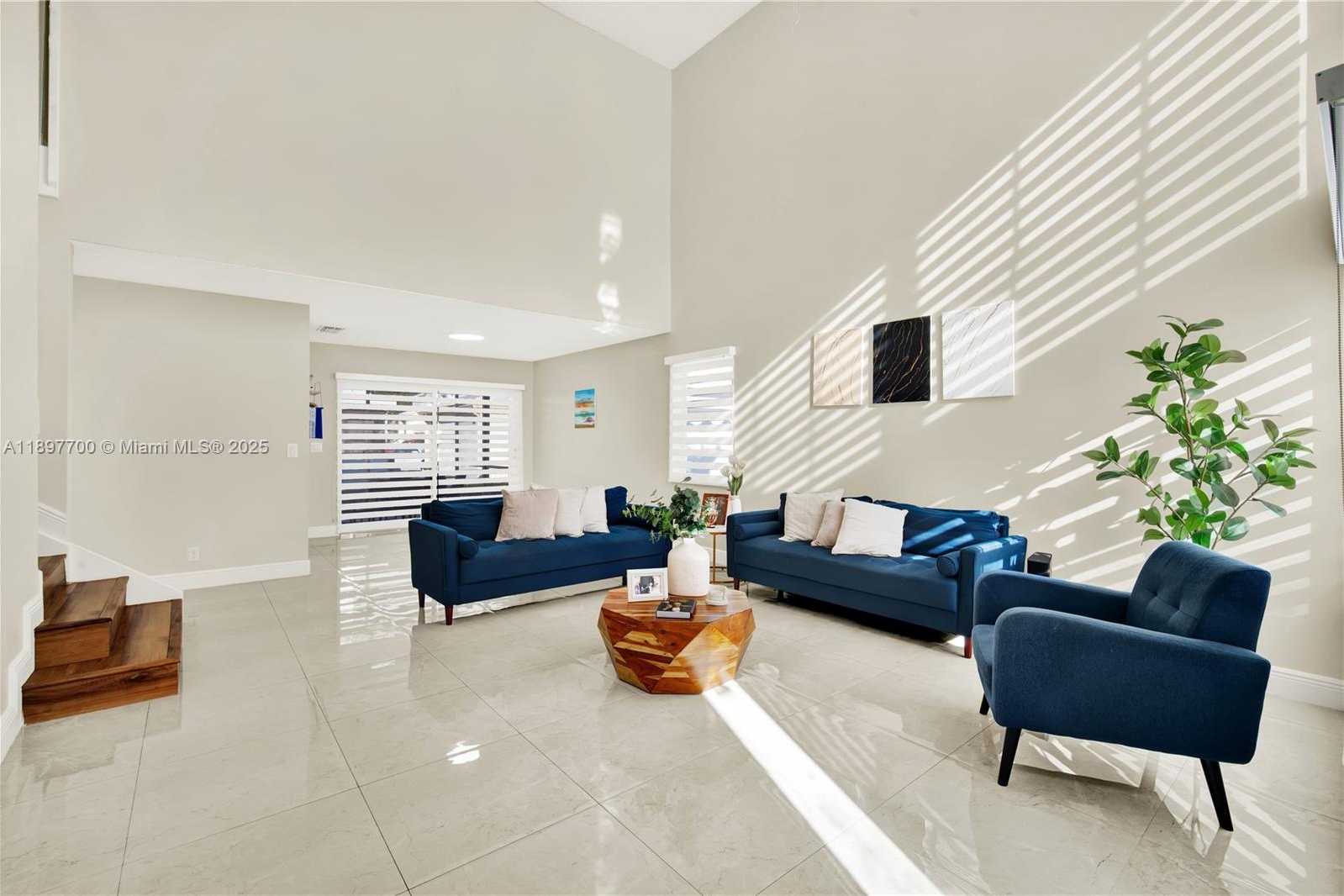Small Image of 9602 NORTH WEST 8TH CIR, Plantation Number 6