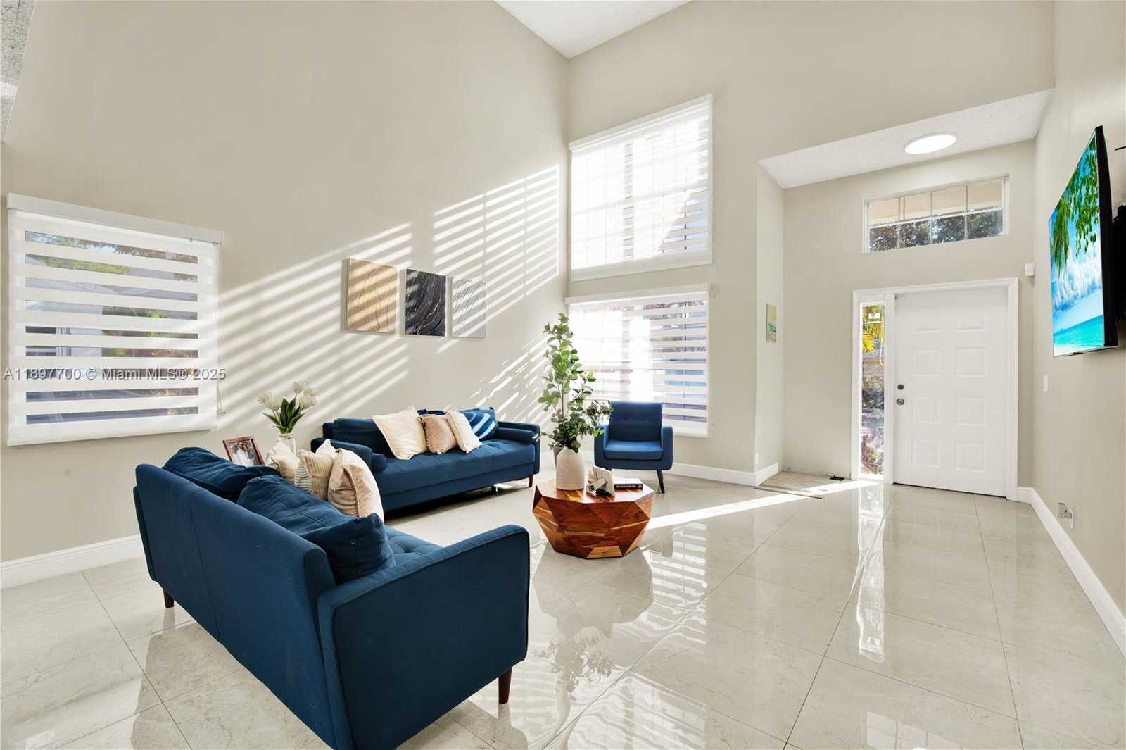 Small Image of 9602 NORTH WEST 8TH CIR, Plantation Number 7