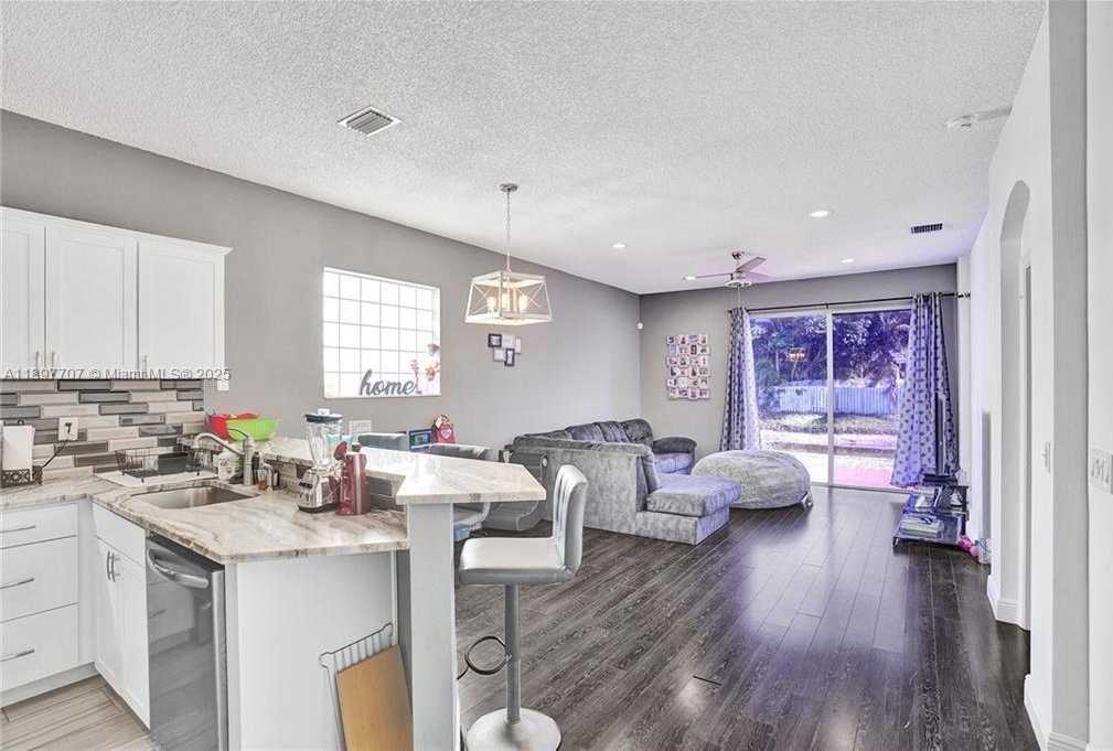 Small Image of 4824 NORTH WEST 19TH ST, Coconut Creek Number 4