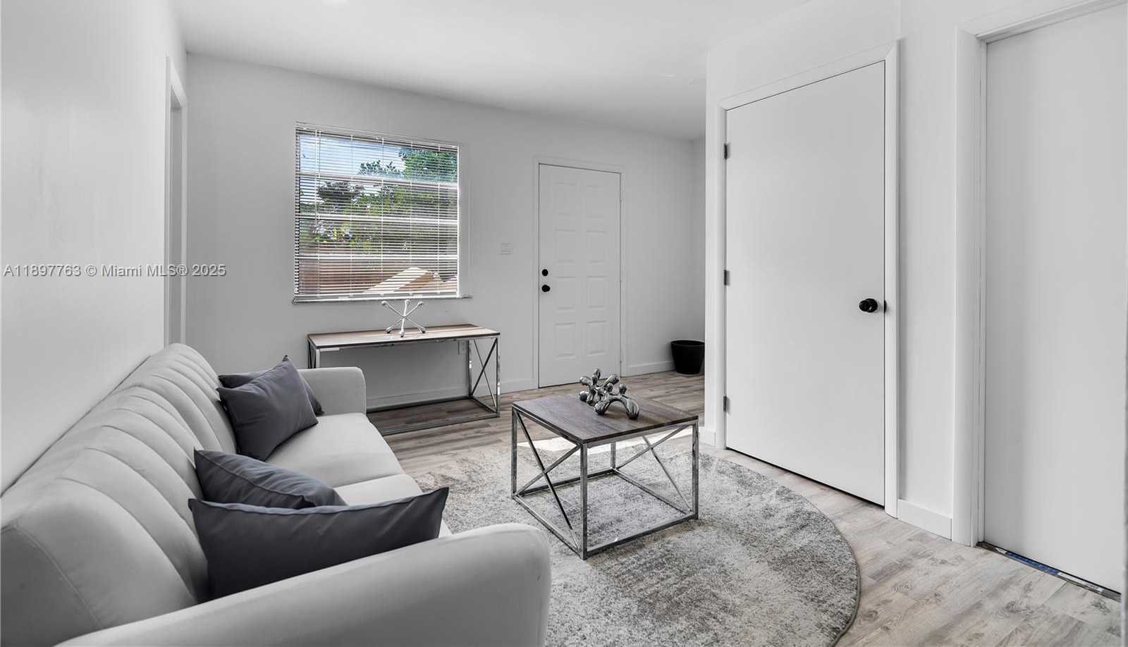 Small Image of 1510 NORMANDY DR, Miami Beach Number 15