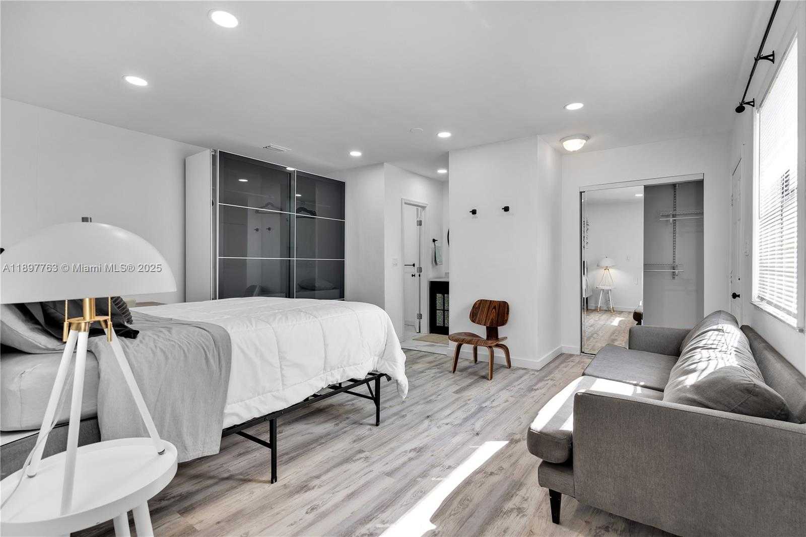 Small Image of 1510 NORMANDY DR, Miami Beach Number 19