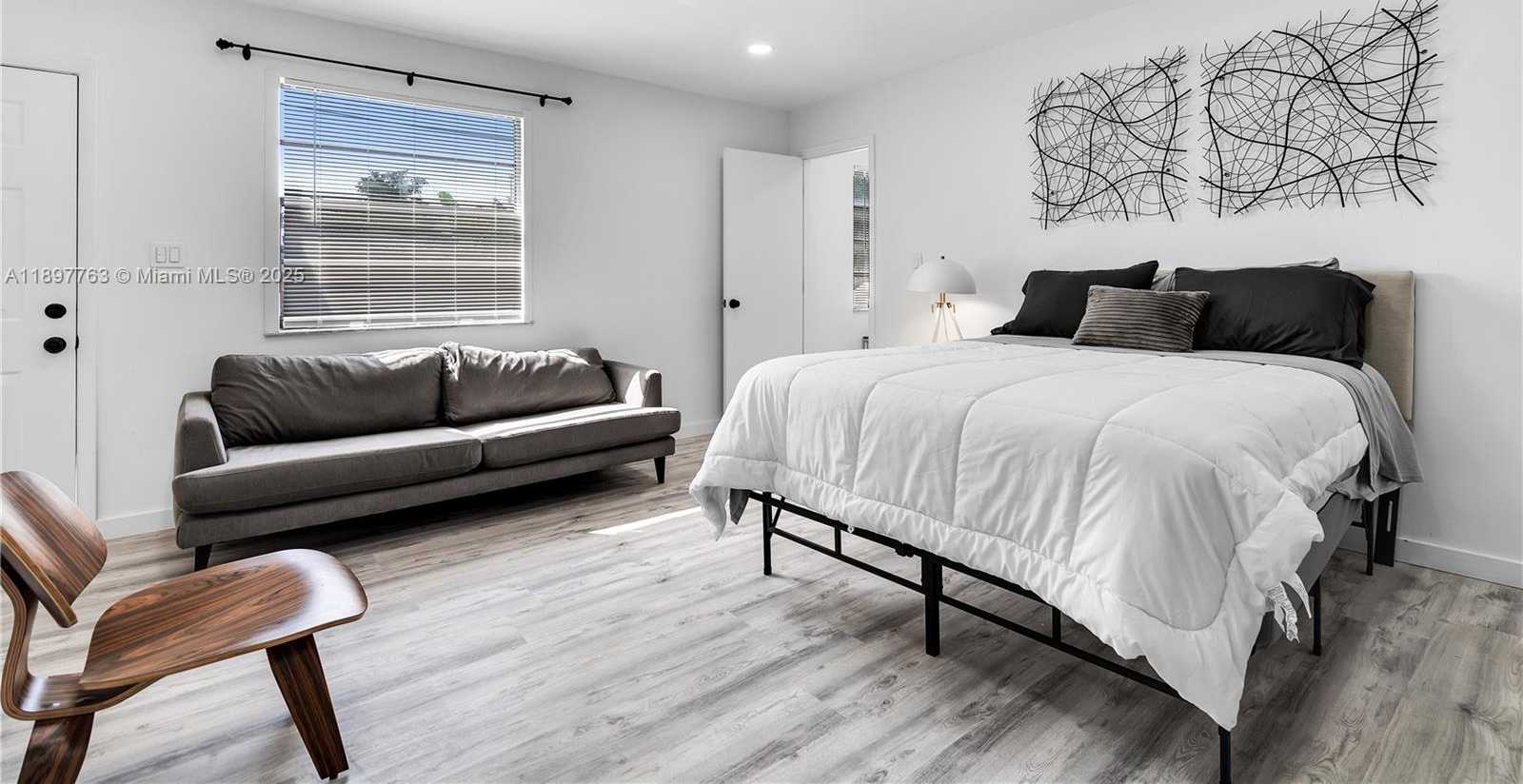 Small Image of 1510 NORMANDY DR, Miami Beach Number 21