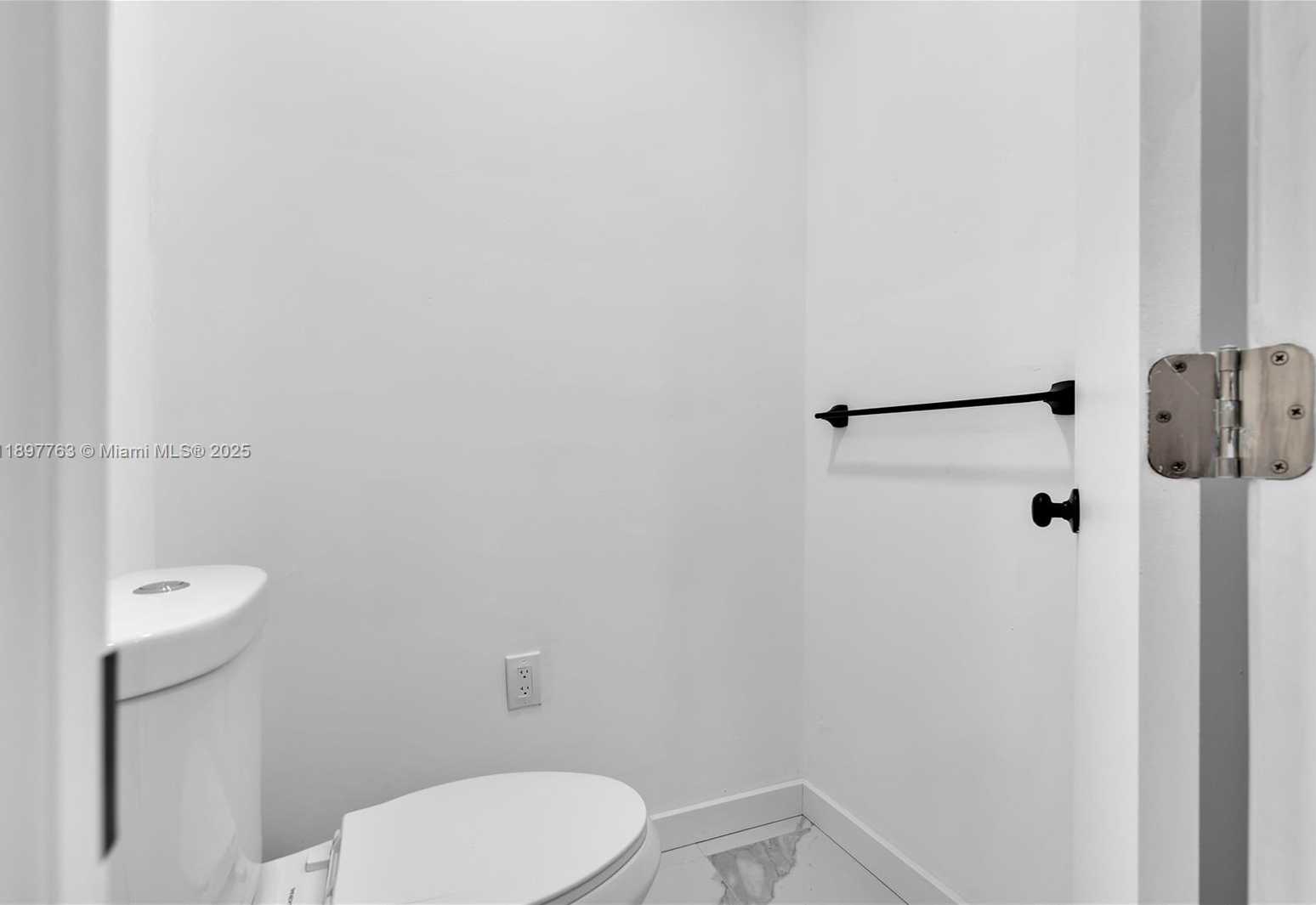 Small Image of 1510 NORMANDY DR, Miami Beach Number 23