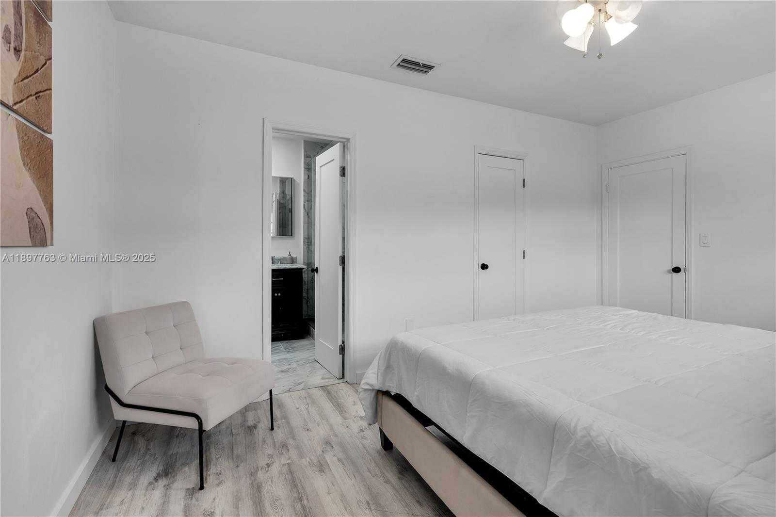 Small Image of 1510 NORMANDY DR, Miami Beach Number 31