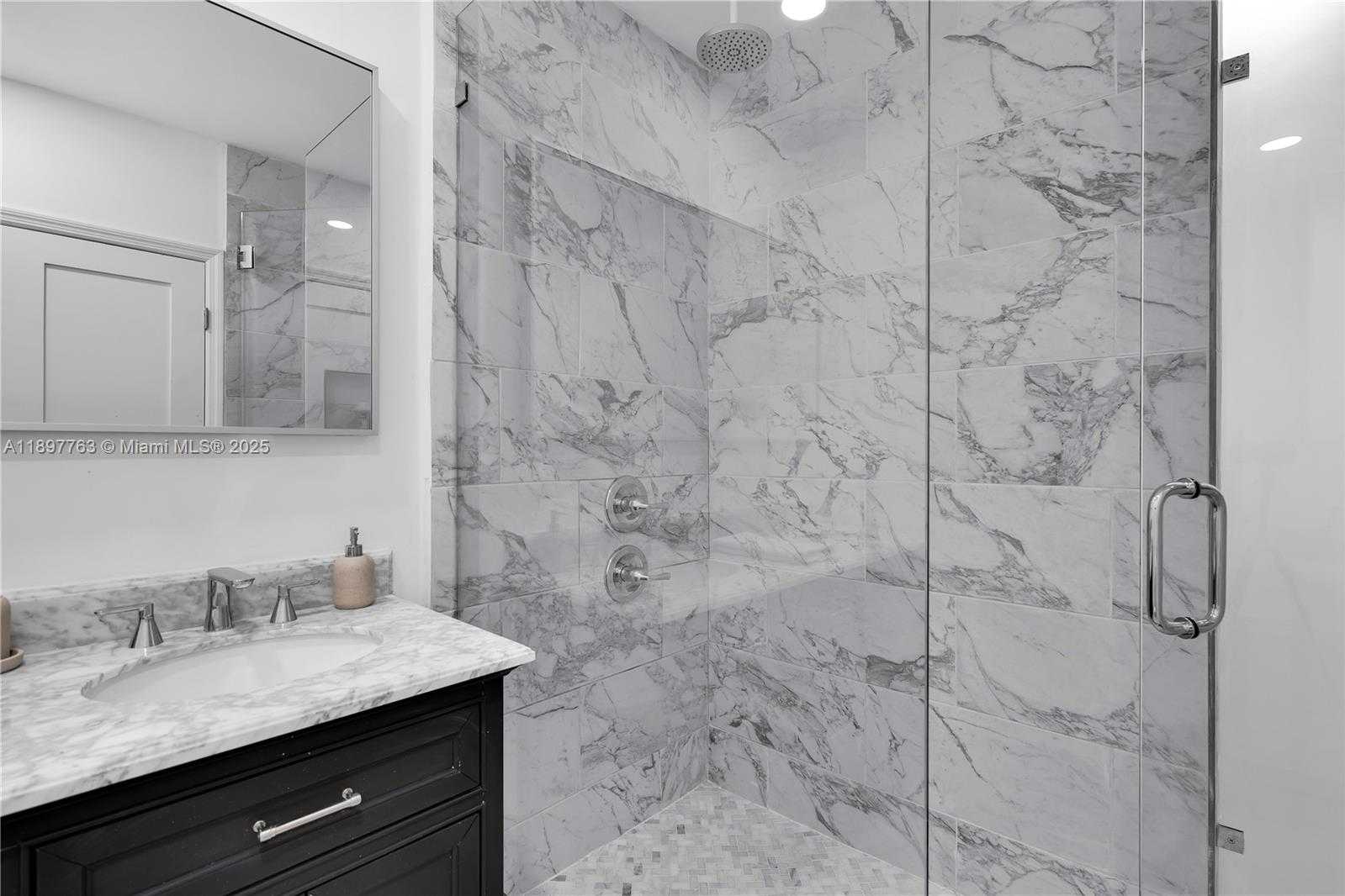 Small Image of 1510 NORMANDY DR, Miami Beach Number 33
