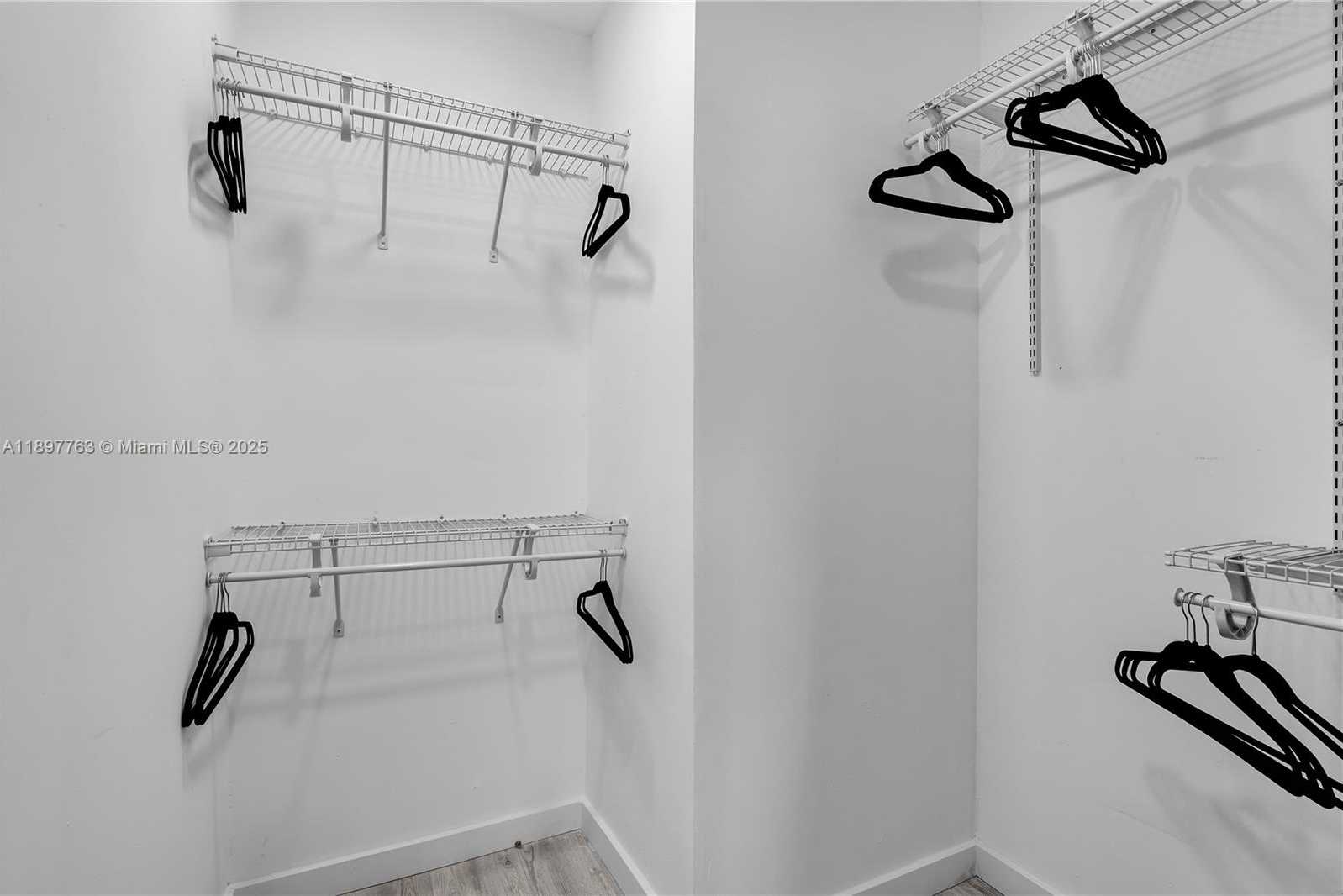 Small Image of 1510 NORMANDY DR, Miami Beach Number 34
