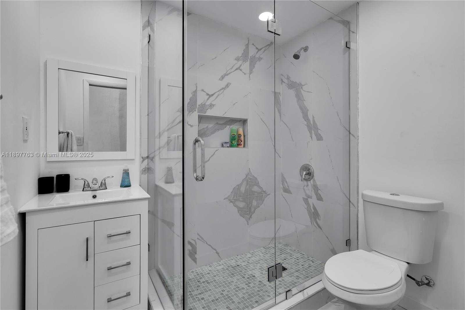 Small Image of 1510 NORMANDY DR, Miami Beach Number 37
