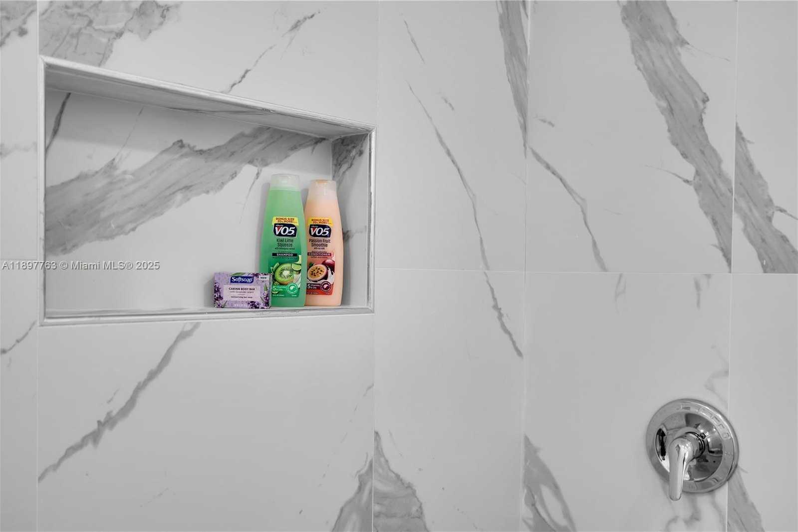 Small Image of 1510 NORMANDY DR, Miami Beach Number 39