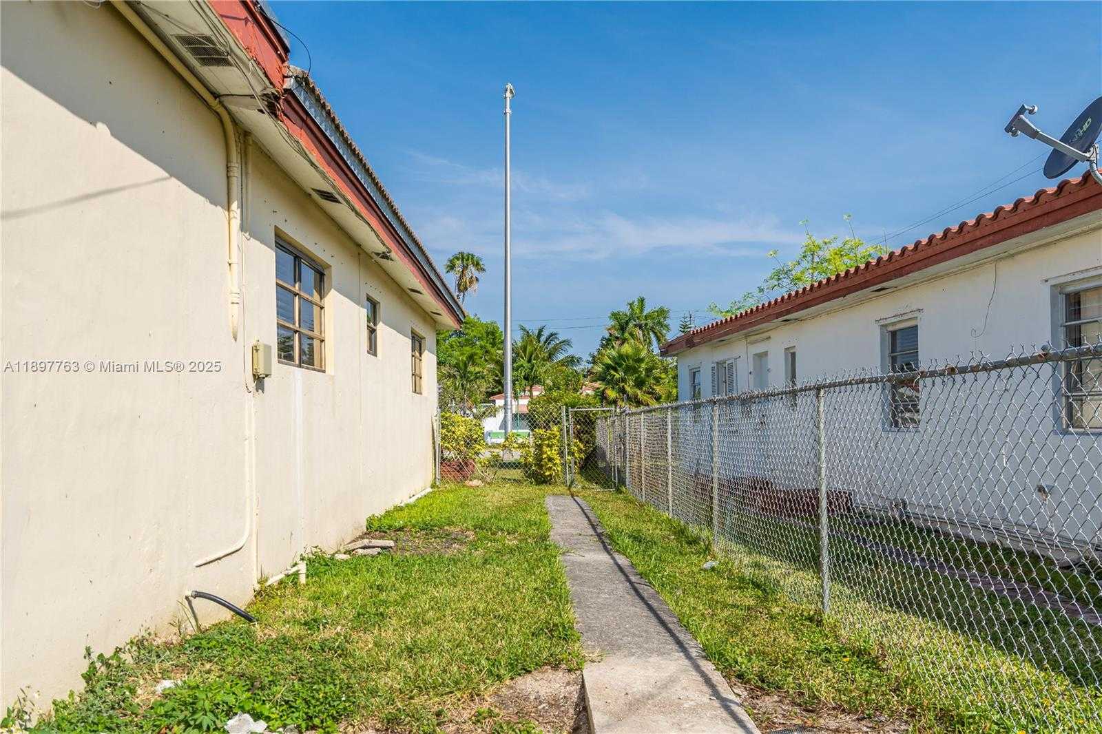 Small Image of 1510 NORMANDY DR, Miami Beach Number 51