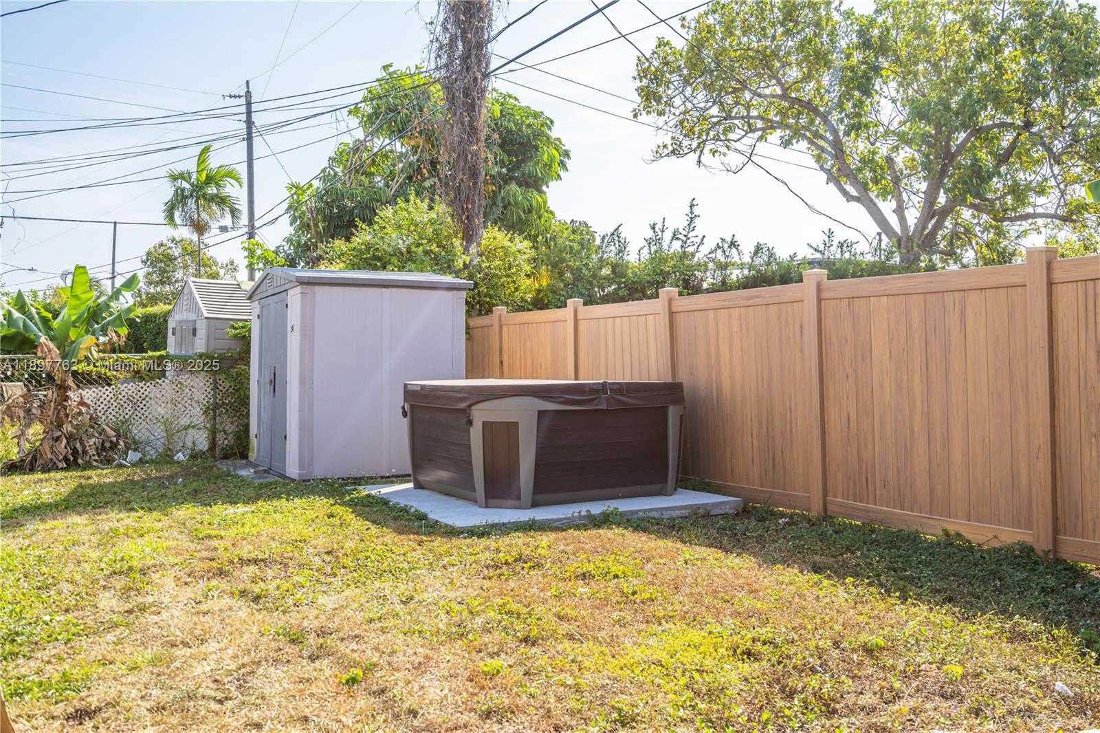 Small Image of 1510 NORMANDY DR, Miami Beach Number 52