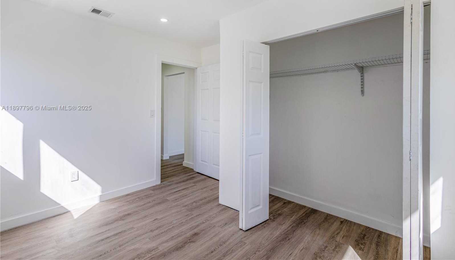 Small Image of 6371 SCOTT ST, Hollywood Number 18