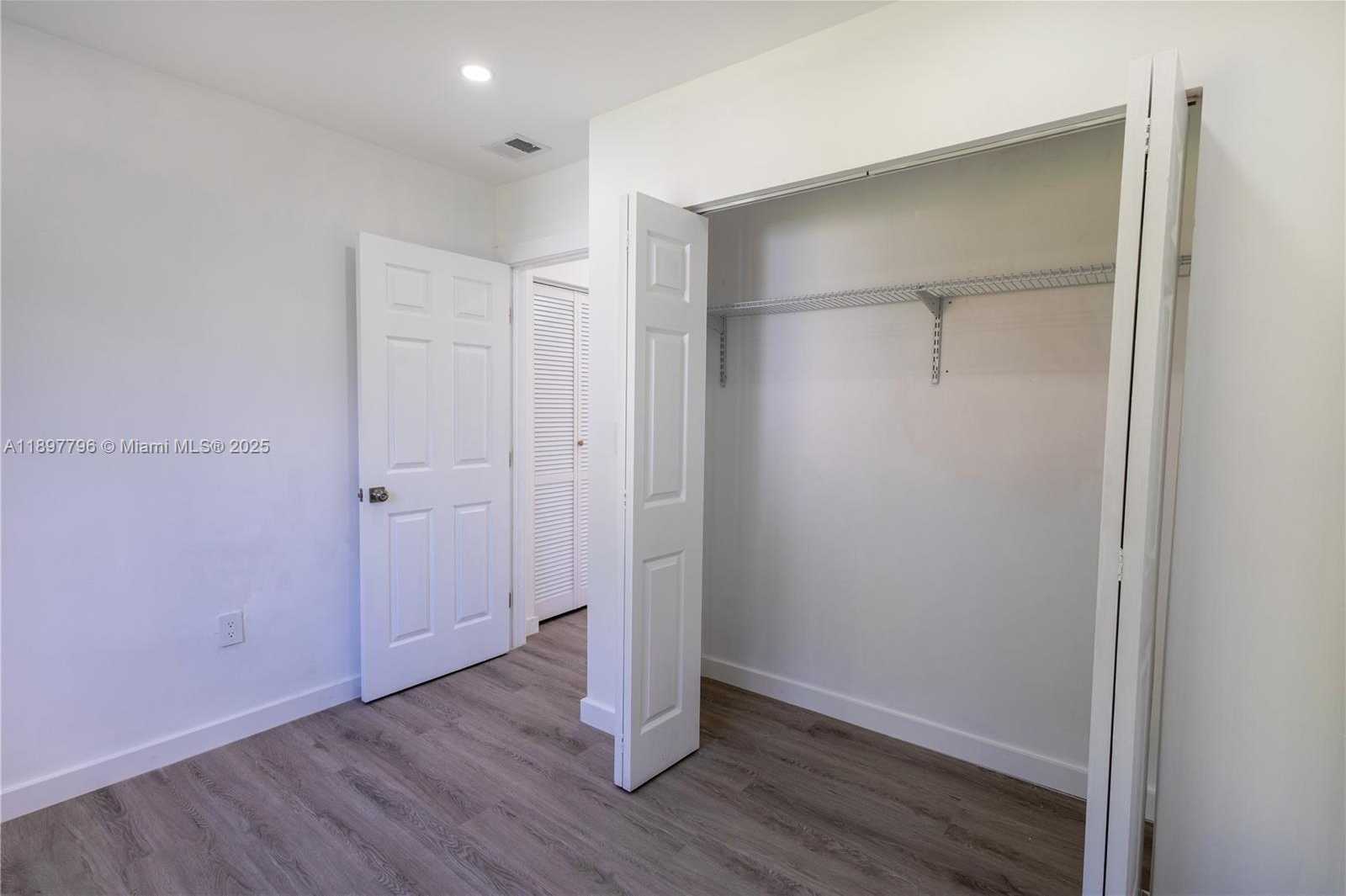 Small Image of 6371 SCOTT ST, Hollywood Number 21