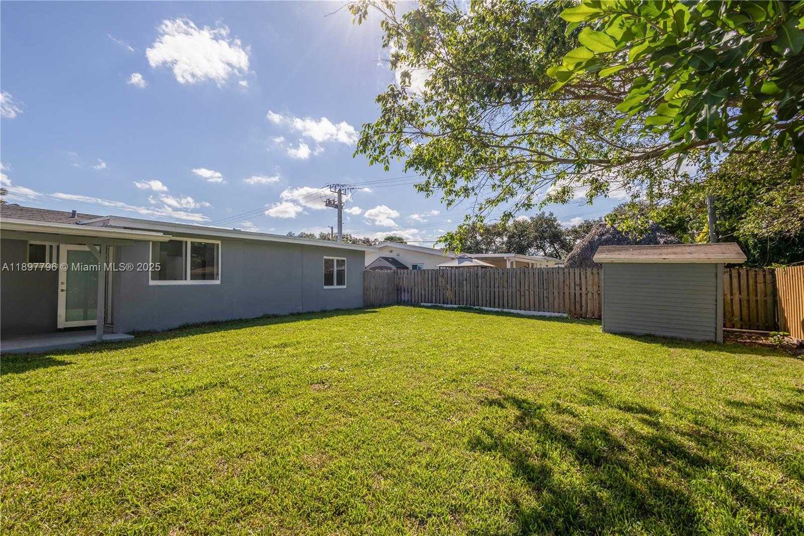 Small Image of 6371 SCOTT ST, Hollywood Number 24