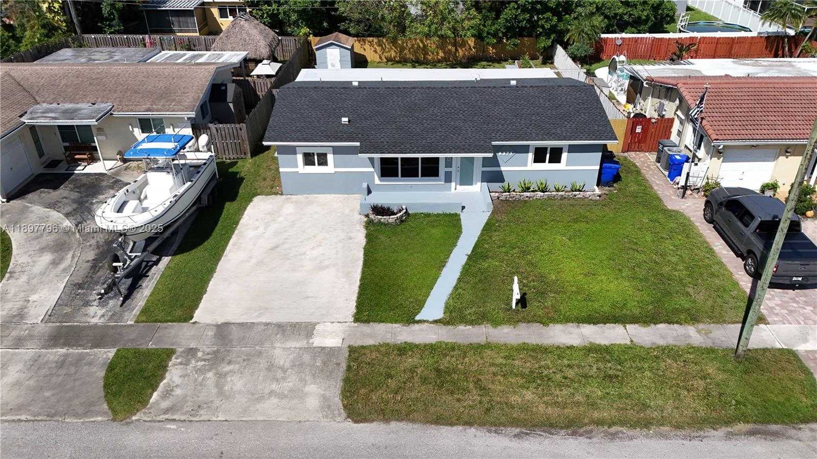 Small Image of 6371 SCOTT ST, Hollywood Number 3