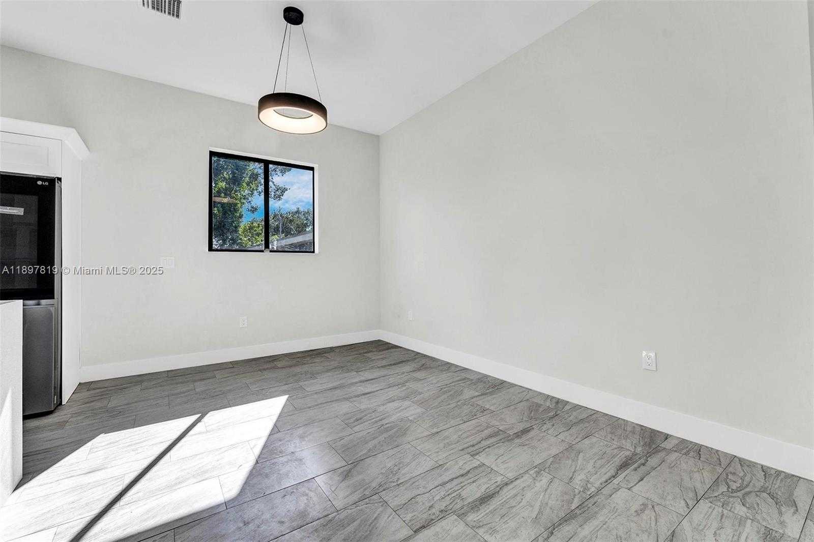 Small Image of 340 NORTH WEST 139TH ST, North Miami Number 12
