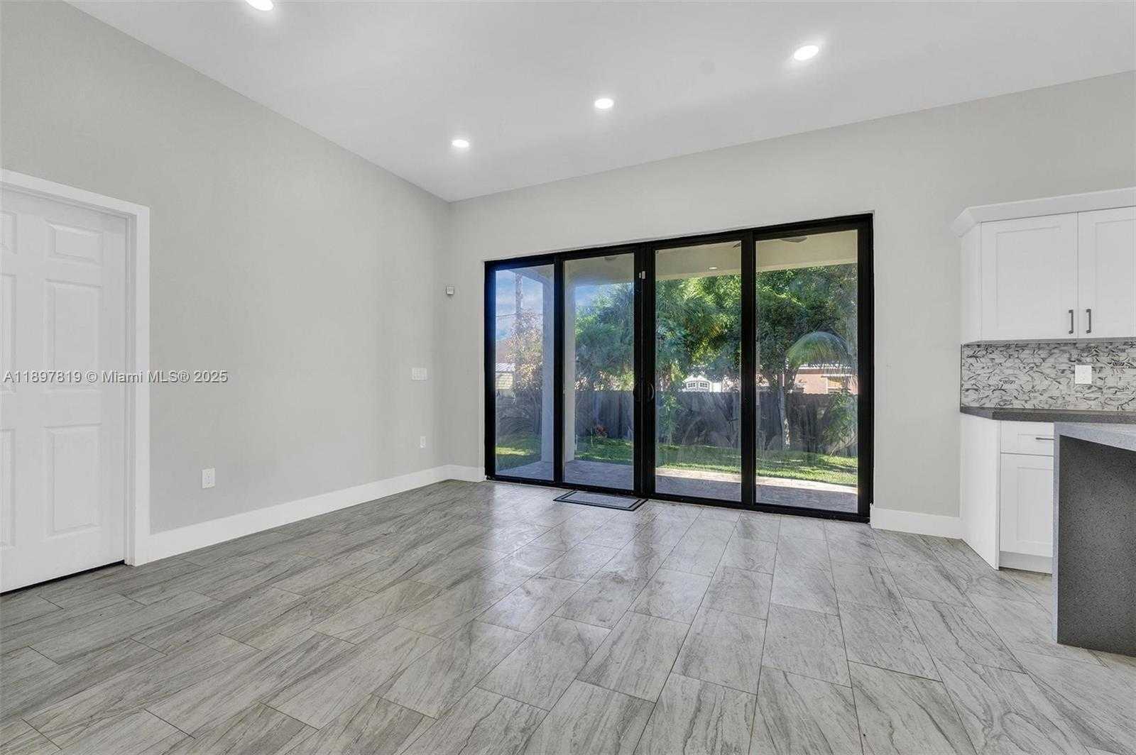 Small Image of 340 NORTH WEST 139TH ST, North Miami Number 13