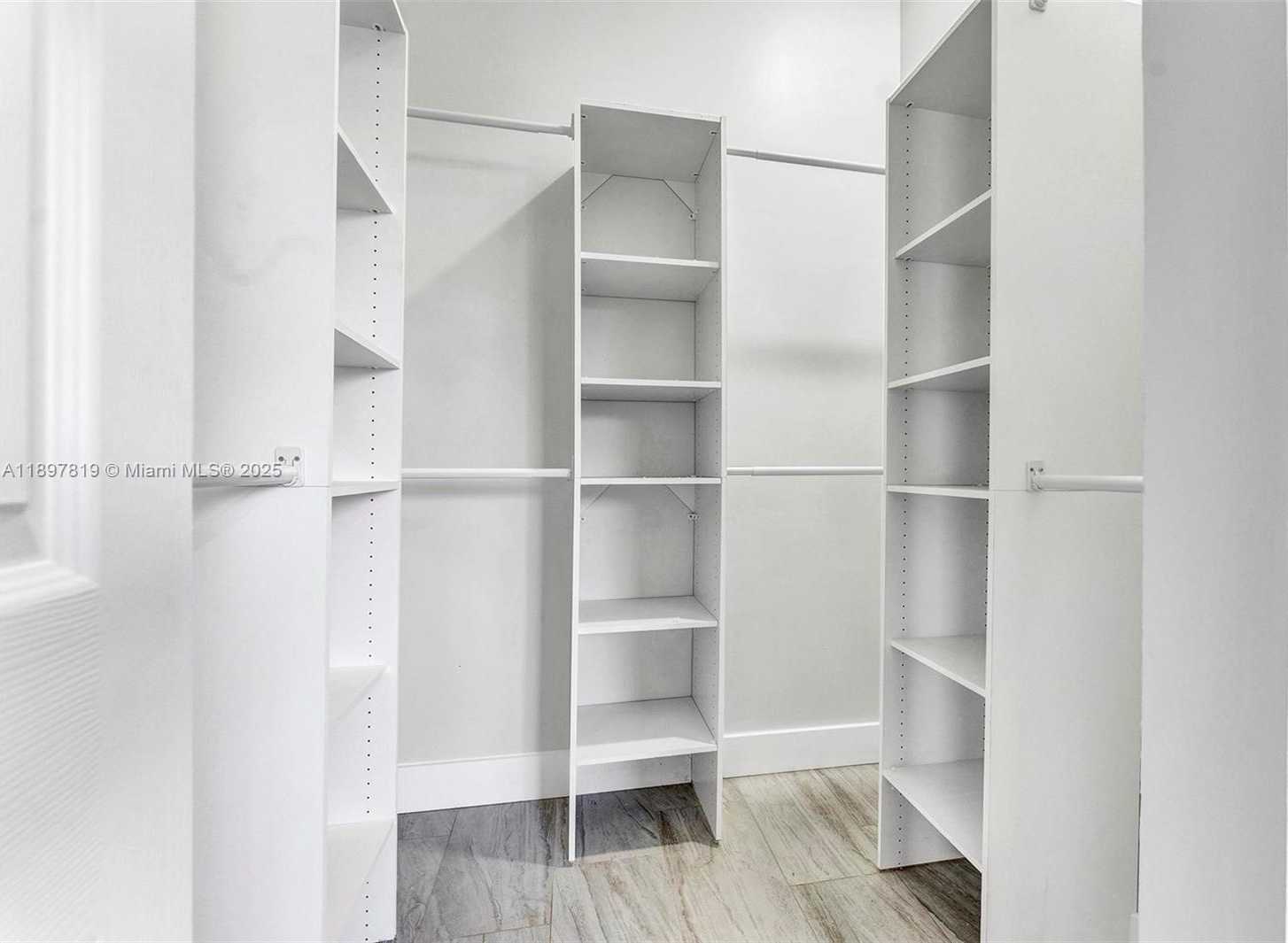 Small Image of 340 NORTH WEST 139TH ST, North Miami Number 18