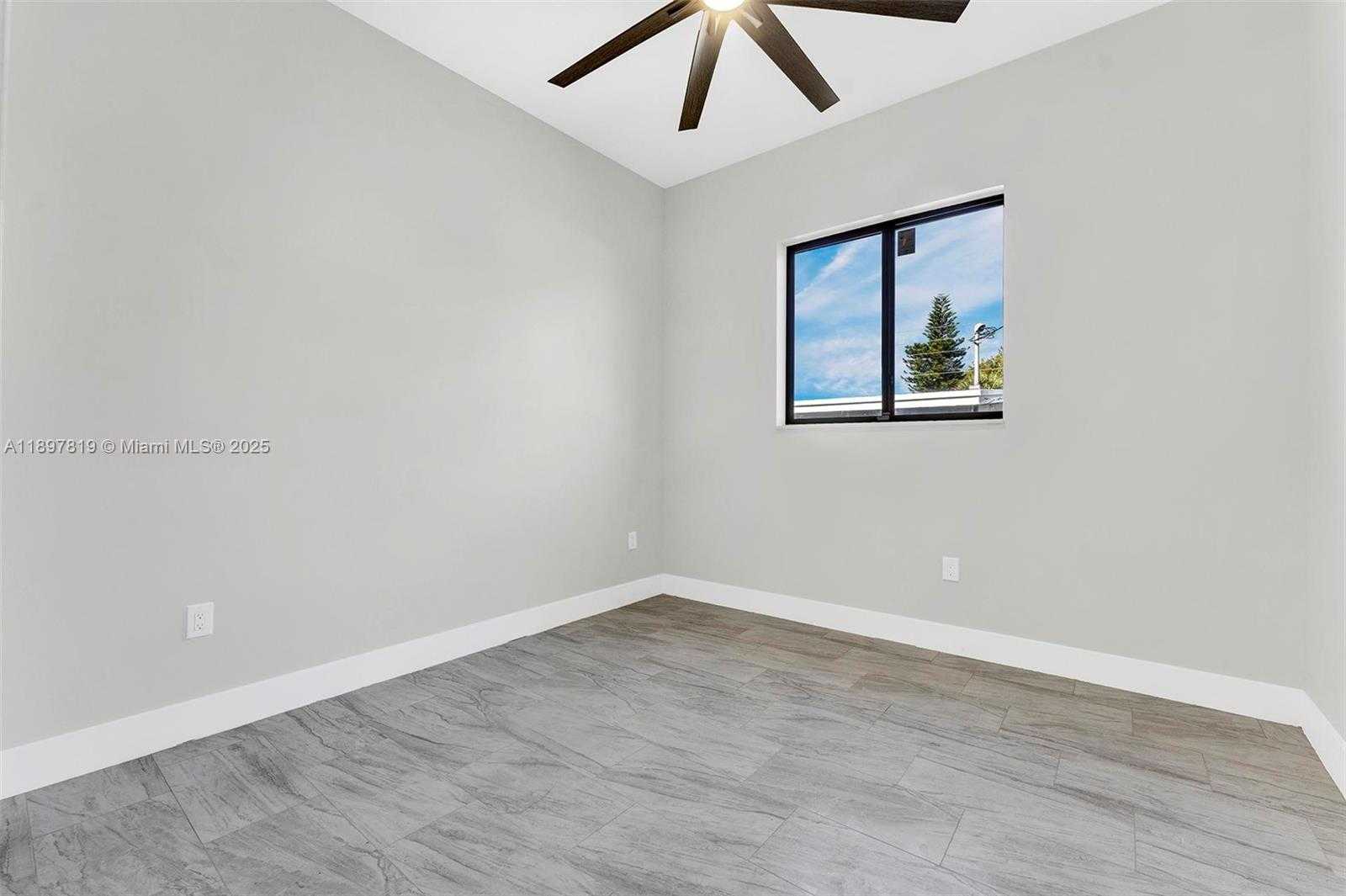 Small Image of 340 NORTH WEST 139TH ST, North Miami Number 20