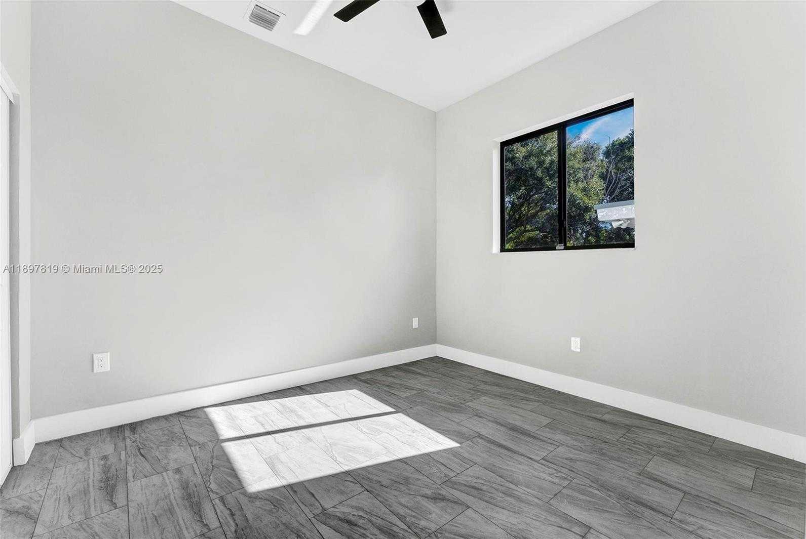 Small Image of 340 NORTH WEST 139TH ST, North Miami Number 25
