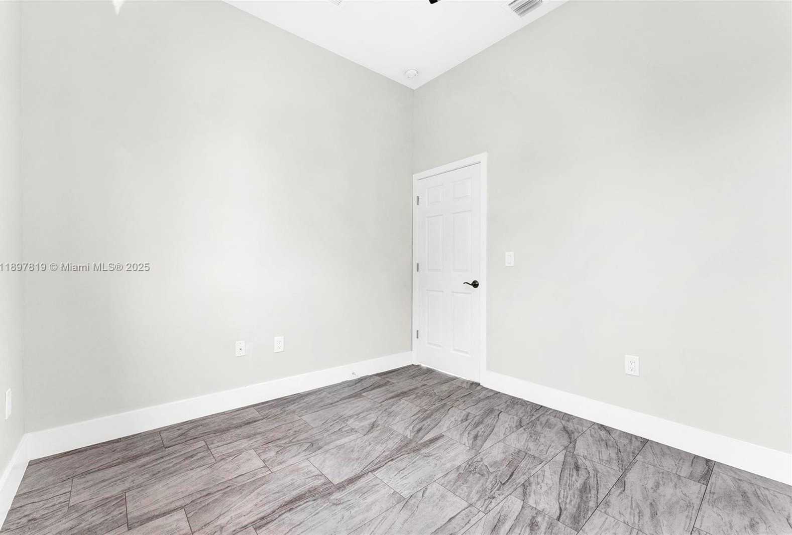 Small Image of 340 NORTH WEST 139TH ST, North Miami Number 29