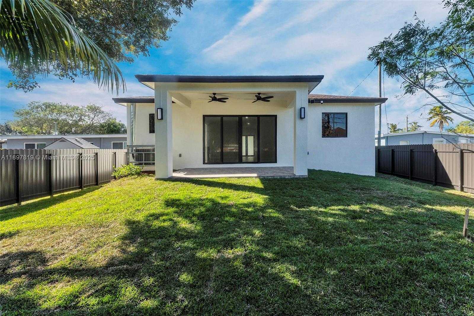 Small Image of 340 NORTH WEST 139TH ST, North Miami Number 37
