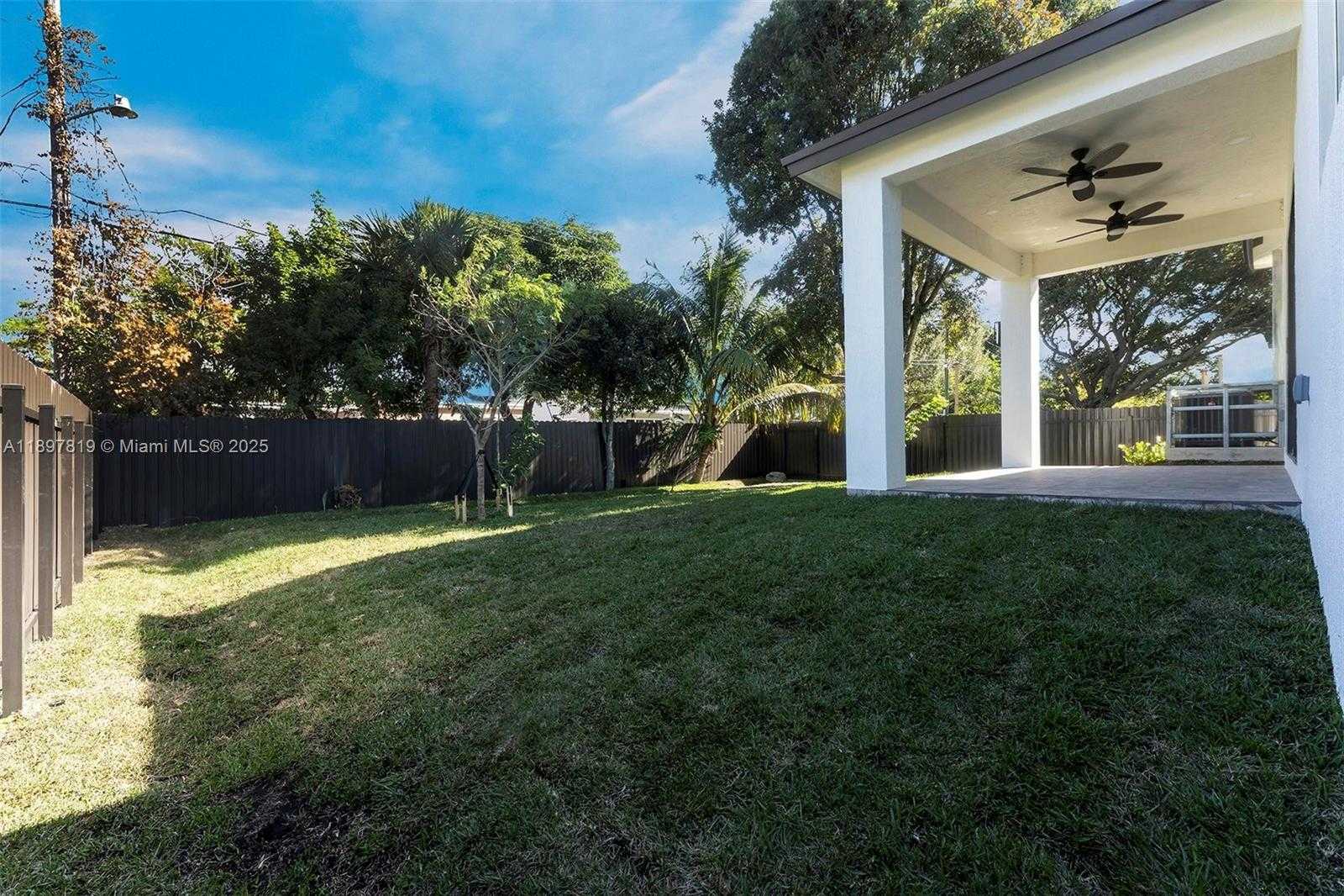 Small Image of 340 NORTH WEST 139TH ST, North Miami Number 39