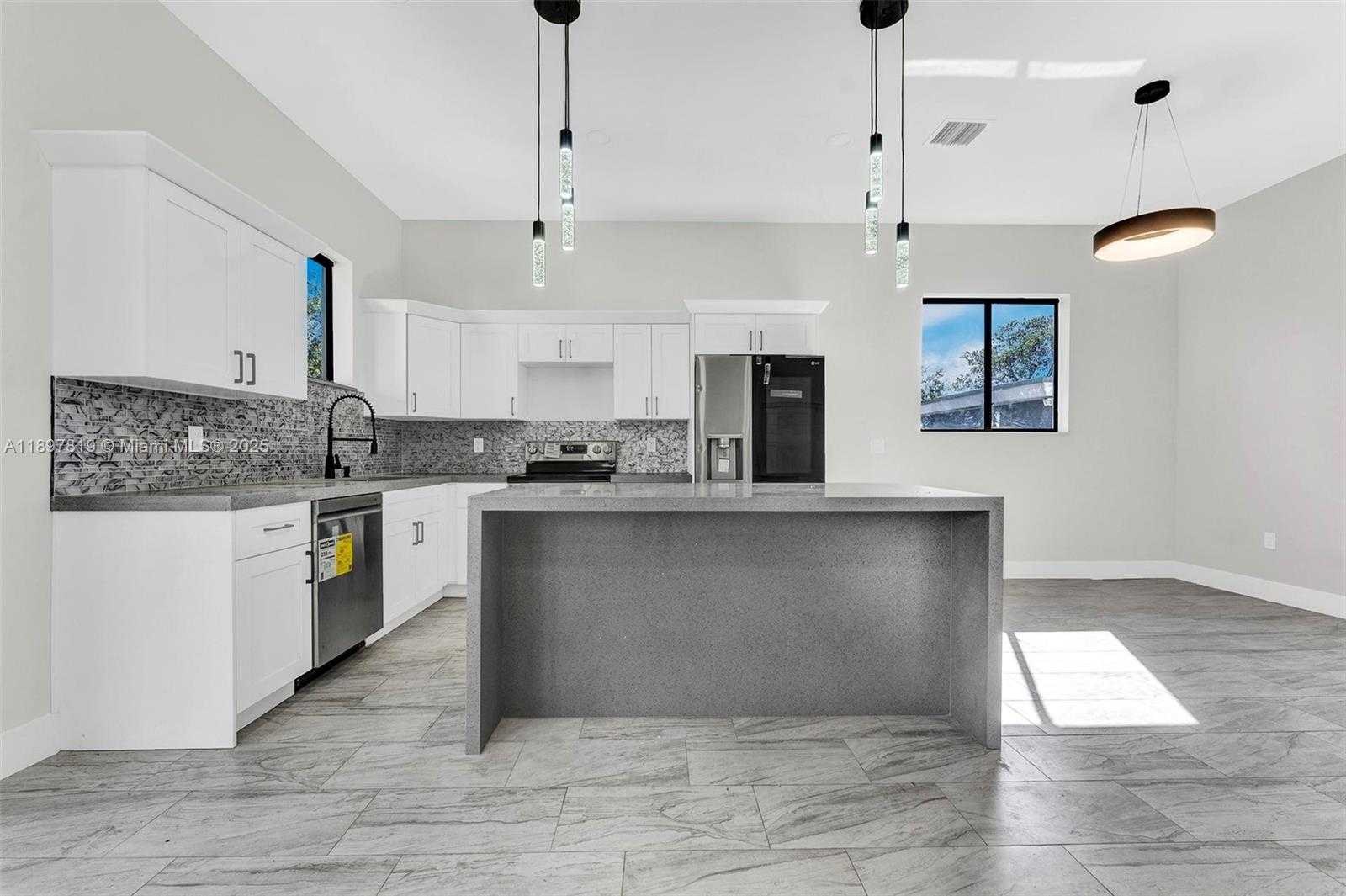 Small Image of 340 NORTH WEST 139TH ST, North Miami Number 9