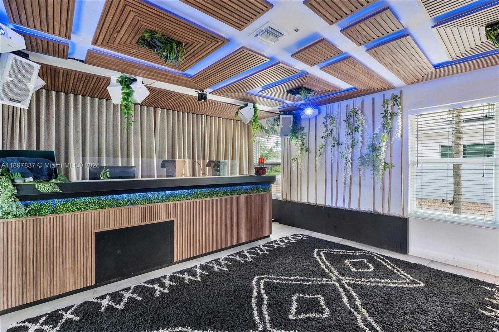 Imagen de Pequeño Objeto