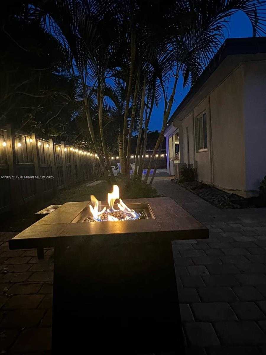 Small Image of 1650 SOUTH WEST 27TH AVE, Fort Lauderdale Number 24