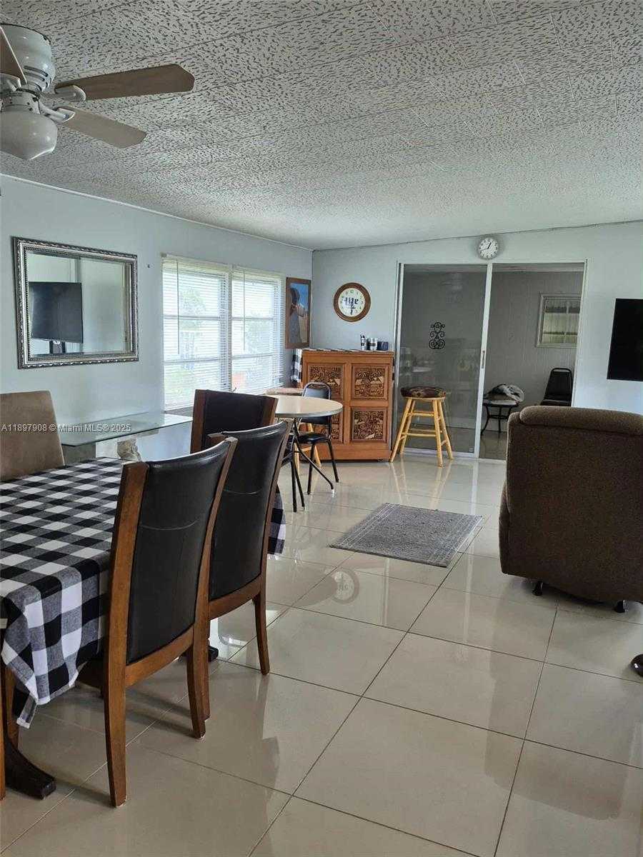 Small Image of 8397 SOUTH WEST 21ST CT, Davie Number 12