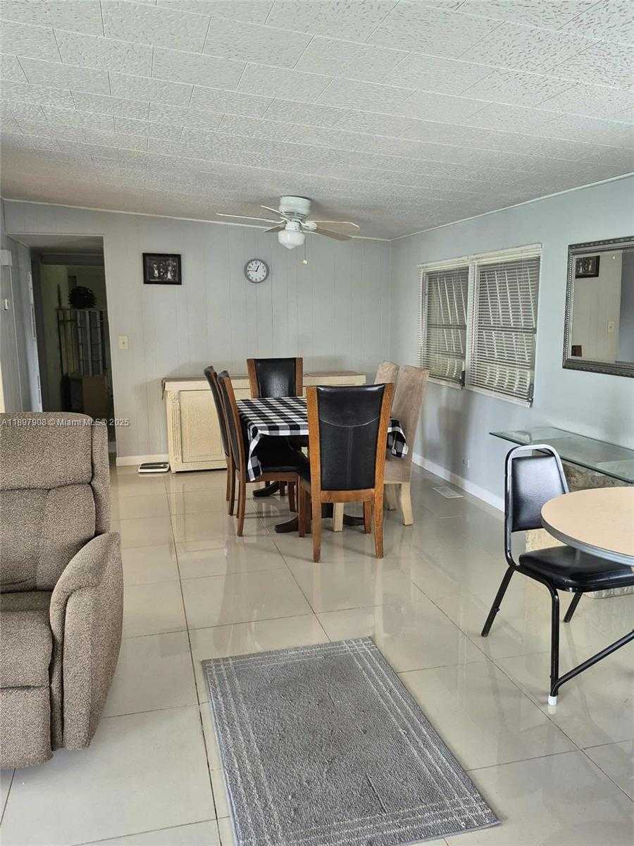 Small Image of 8397 SOUTH WEST 21ST CT, Davie Number 13