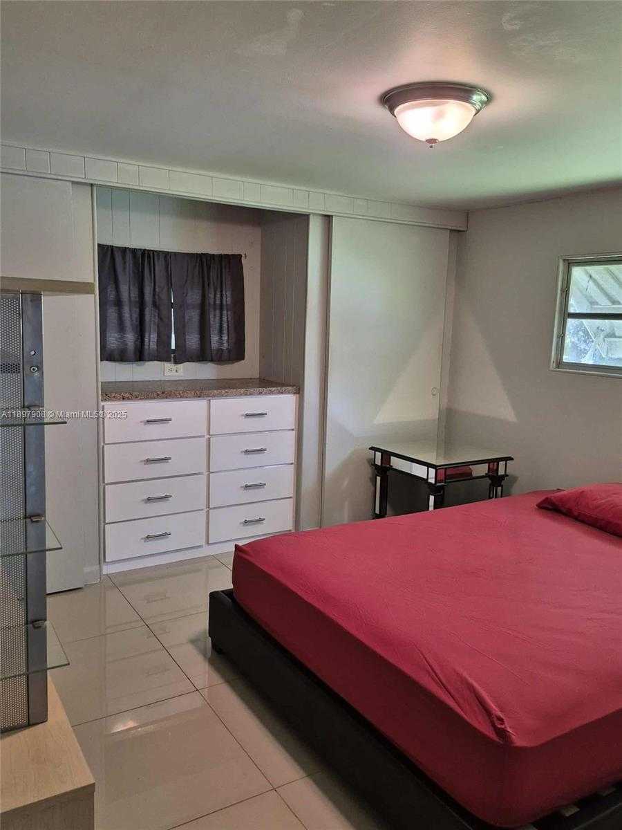 Small Image of 8397 SOUTH WEST 21ST CT, Davie Number 17