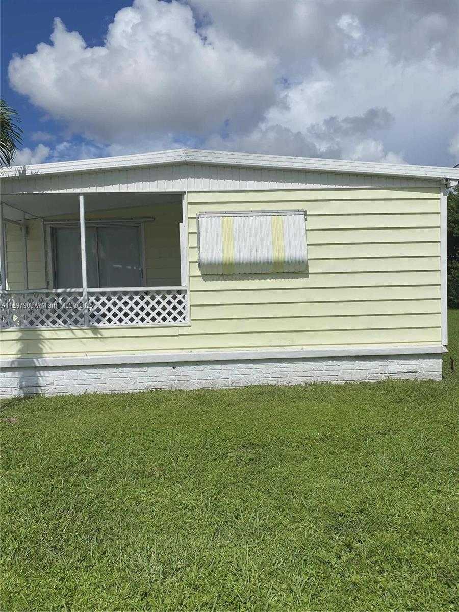 Small Image of 8397 SOUTH WEST 21ST CT, Davie Number 20