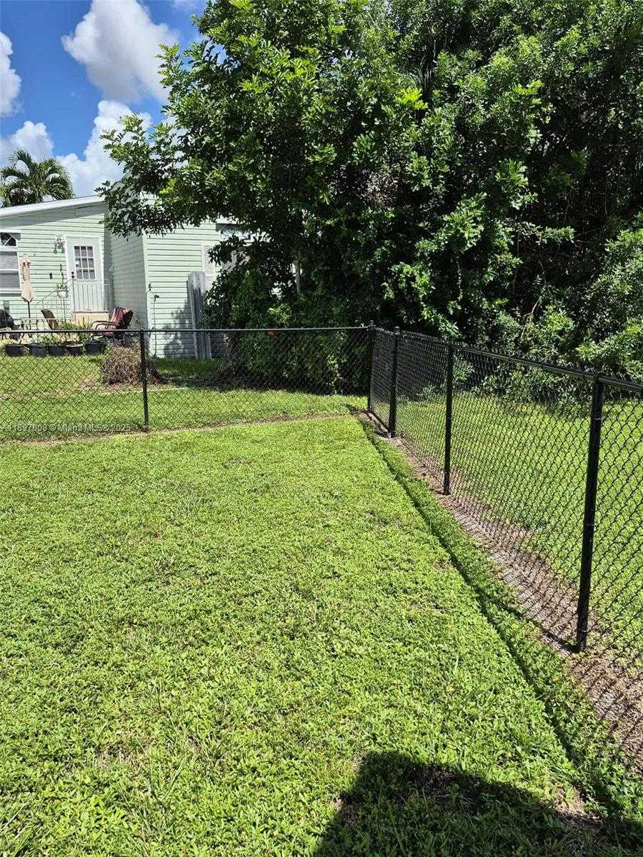 Small Image of 8397 SOUTH WEST 21ST CT, Davie Number 25