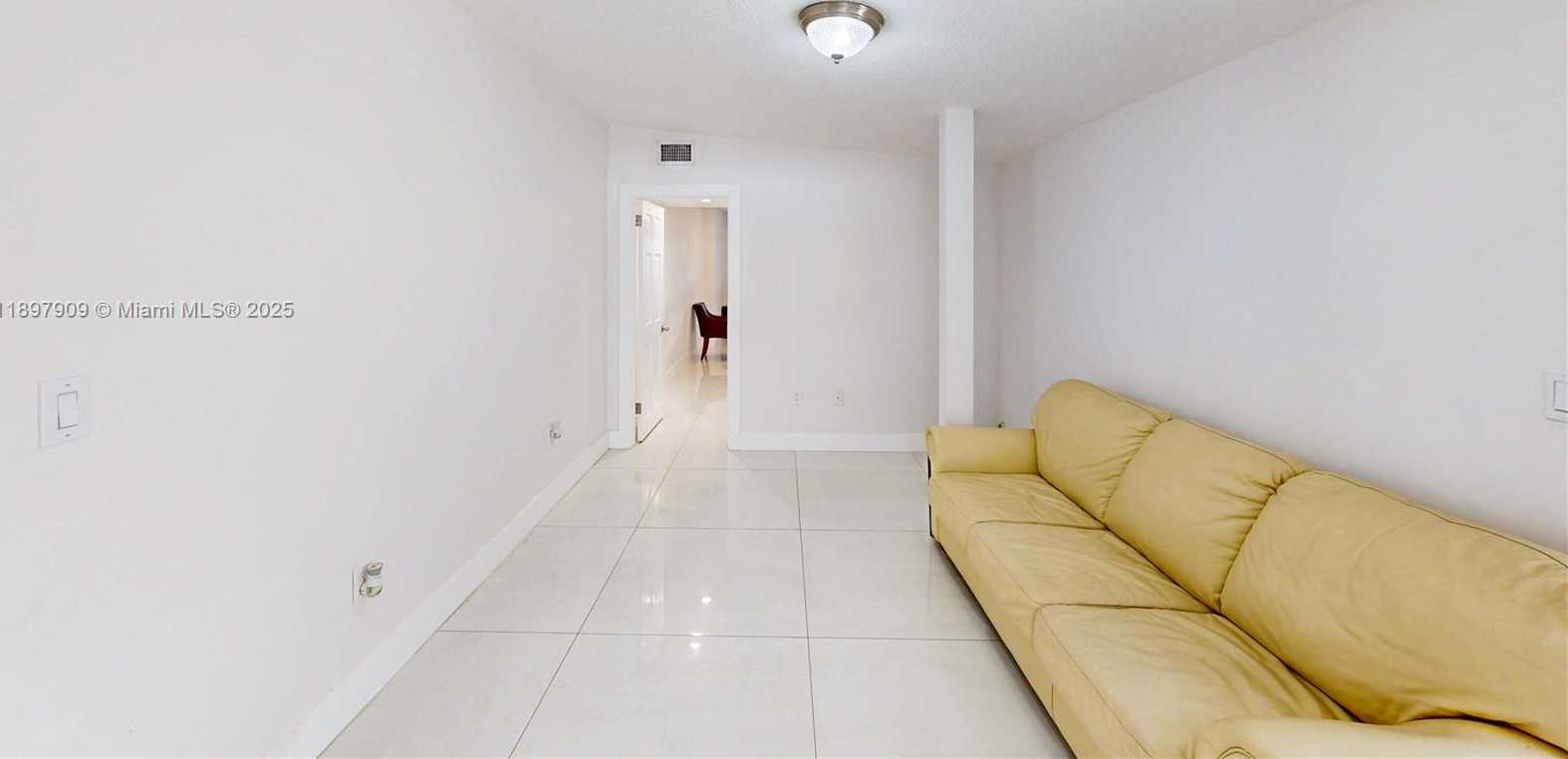 Small Image of 14760 LINCOLN DR, Homestead Number 11