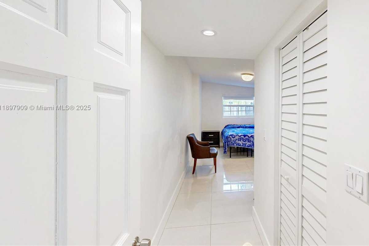 Small Image of 14760 LINCOLN DR, Homestead Number 20