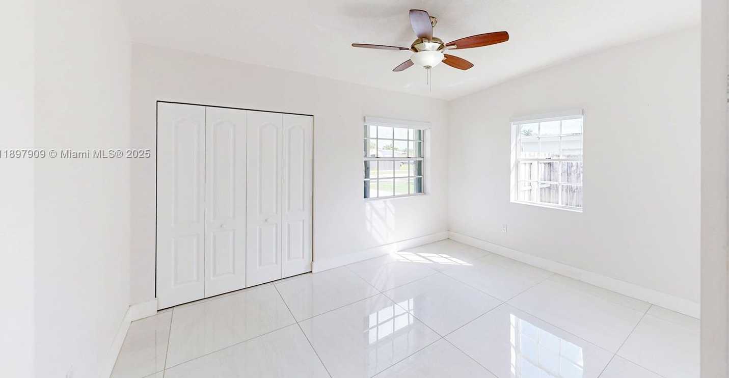 Small Image of 14760 LINCOLN DR, Homestead Number 28