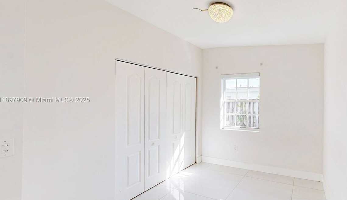 Small Image of 14760 LINCOLN DR, Homestead Number 34