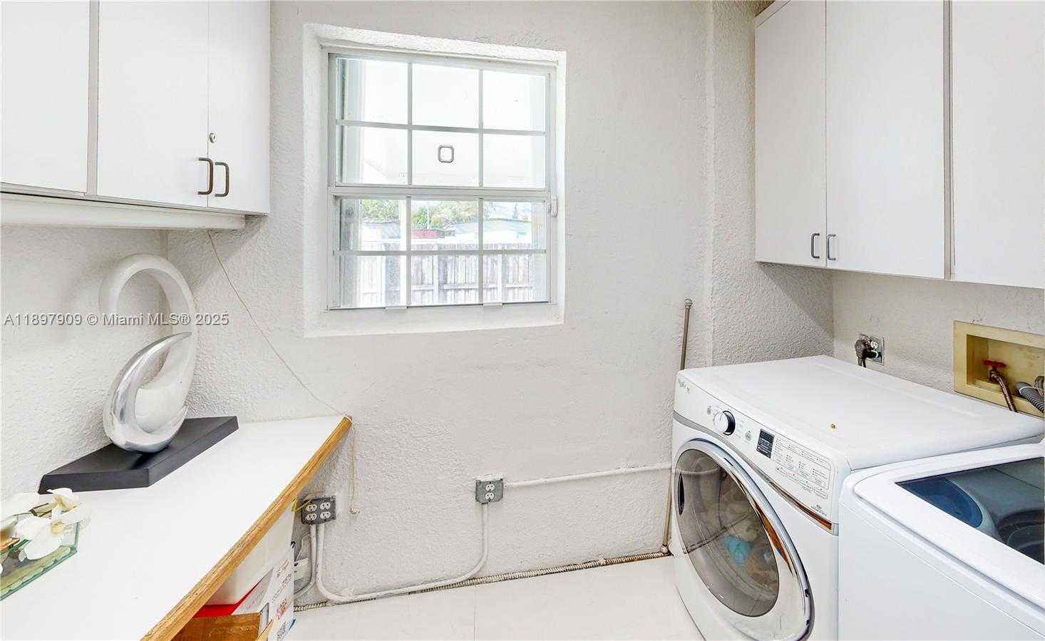 Small Image of 14760 LINCOLN DR, Homestead Number 37